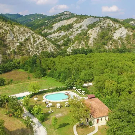 Mansion In Apecchio Near Lake And Pool
